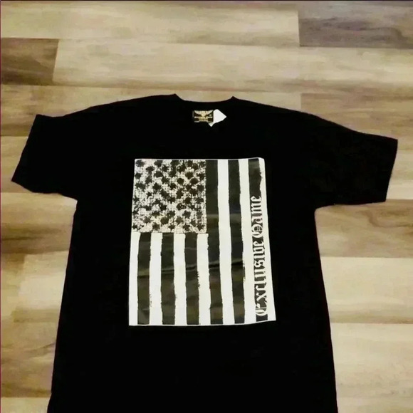 Men's Exclusive Game Tshirt - Picture 2 of 5